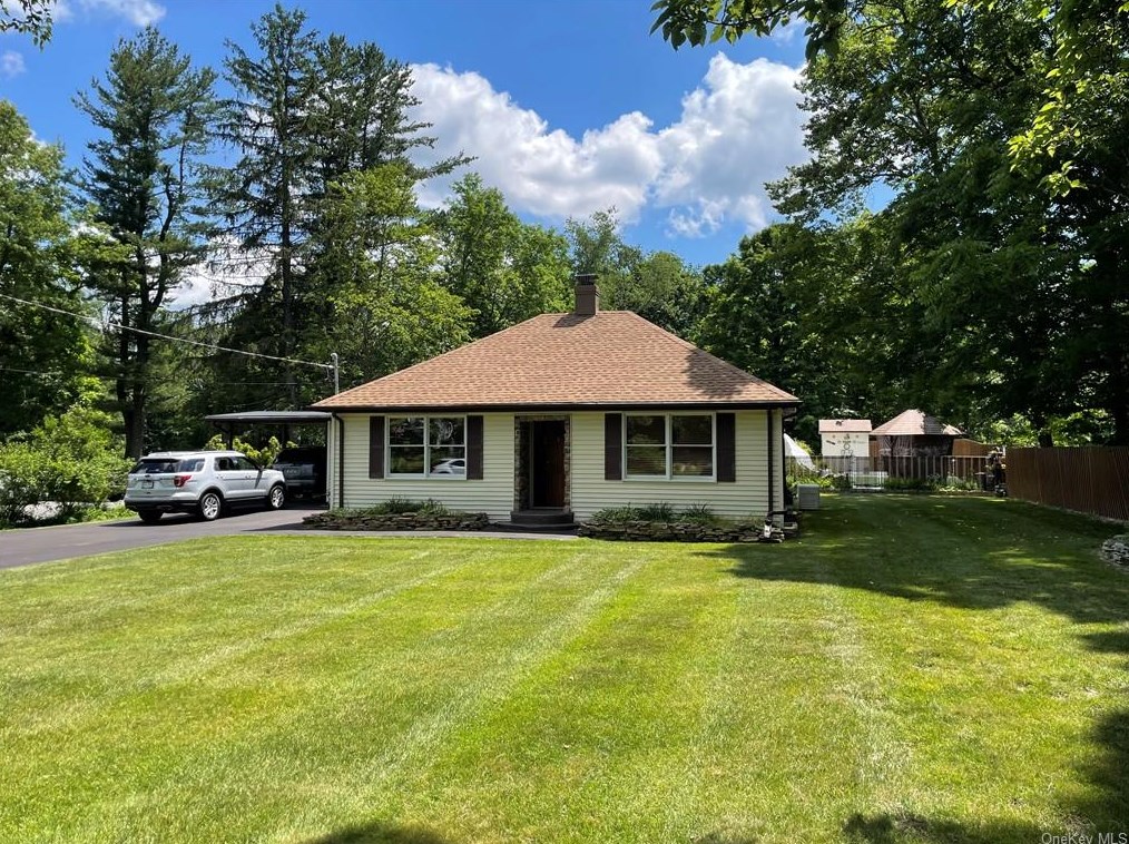 11 Locust St, Warwick, NY 10990