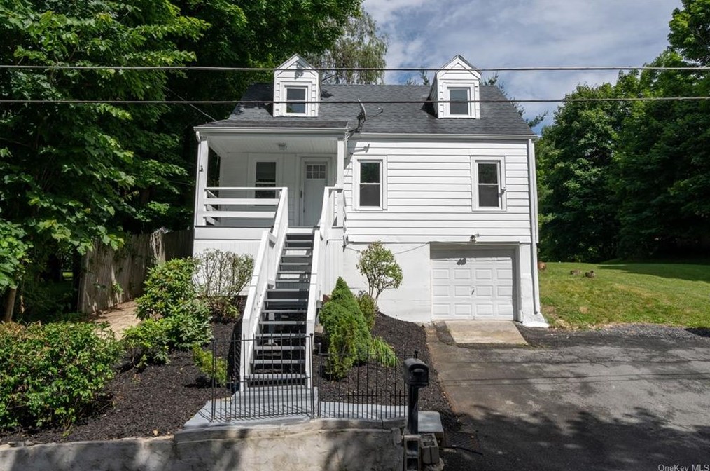 39 East Ave, Walden, NY 12586