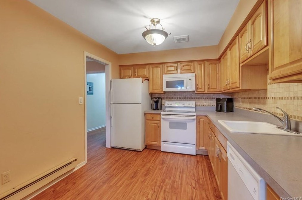 62 Richard Ct, Mount Ivy NY  10970-2308 exterior