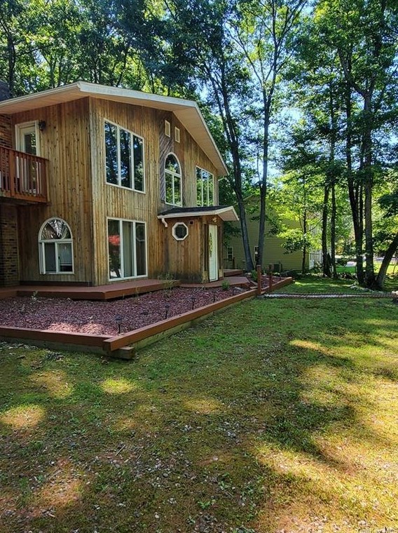 33 Buckingham Cir, Rock Hill, NY 12775