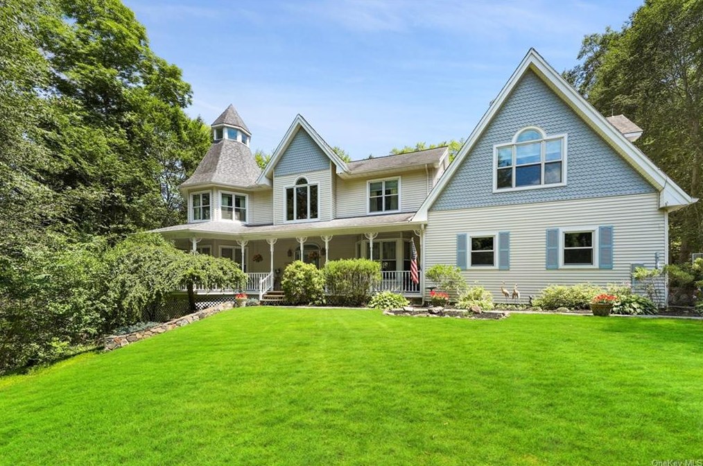11 Manor Ln, Katonah, NY 10536-3108