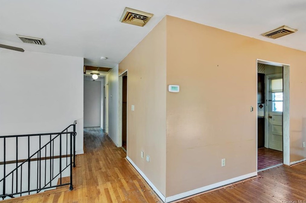 137 Bellevue Pl, Yonkers NY  10703-1626 exterior