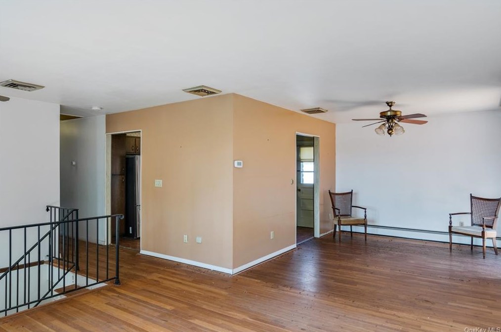 137 Bellevue Pl, Yonkers NY  10703-1626 exterior