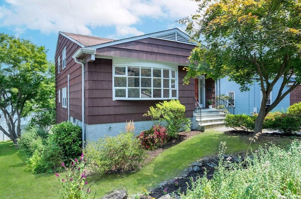 63 Ogden Pl, Dobbs Ferry, NY 10522-2506