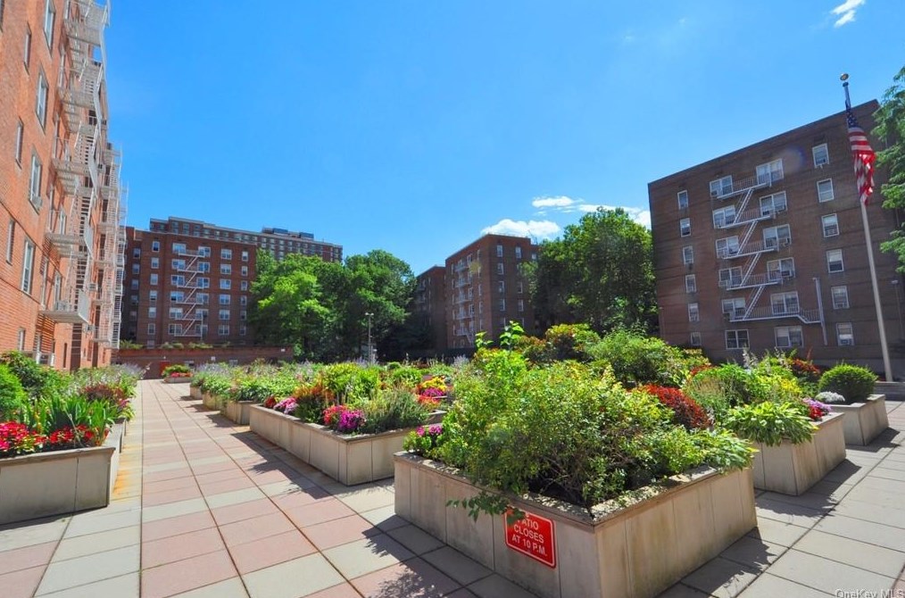 491 Riverdale Ave #3e, Yonkers, NY 10705