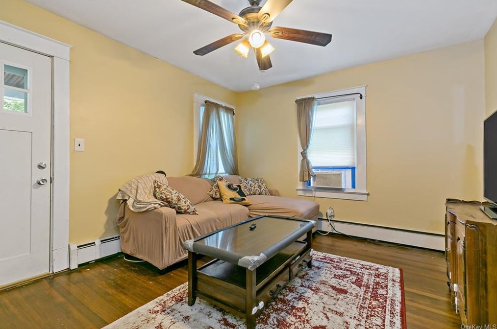 5832 Albany Post Rd, Cortlandt Manor, NY 10567-7346