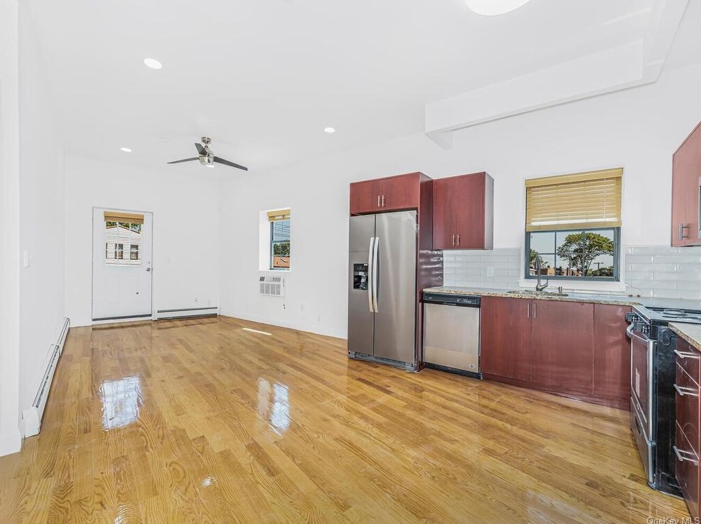 320 Soundview Ave #2s, Bronx, NY 10473