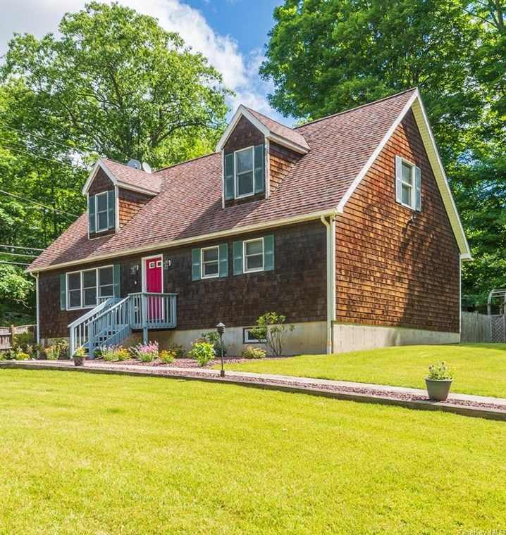 4 Saddle Ridge Ct, Whaley Lake, NY 12531