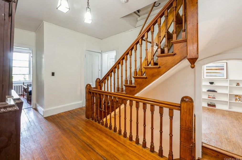 34 Clinton Ave, Dobbs Ferry NY 10522-3000 exterior