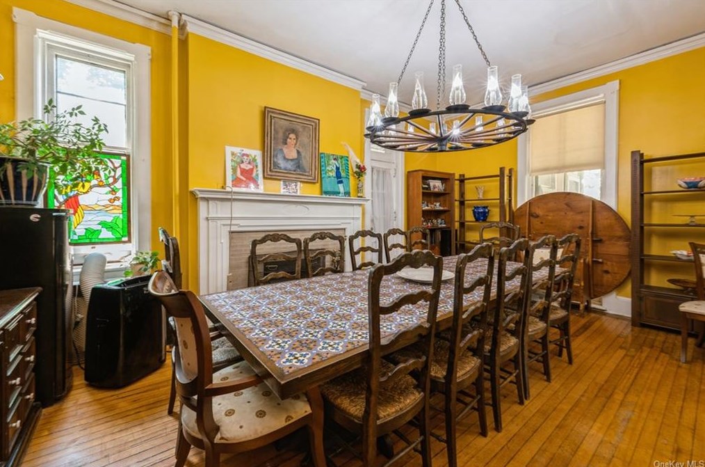 34 Clinton Ave, Dobbs Ferry NY 10522-3000 exterior