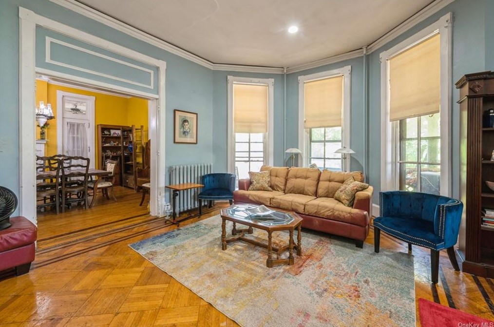 34 Clinton Ave, Dobbs Ferry NY 10522-3000 exterior