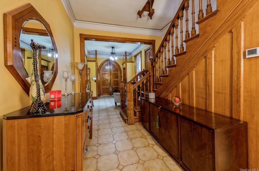 34 Clinton Ave, Dobbs Ferry NY 10522-3000 exterior