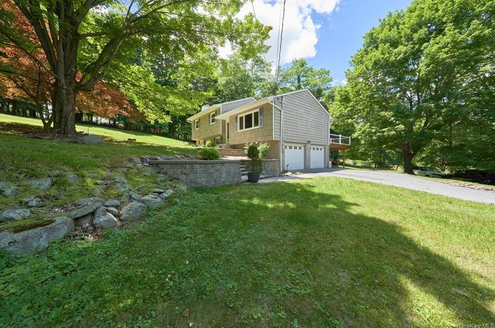 1 Loyee Ln, Washingtonville, NY 10992