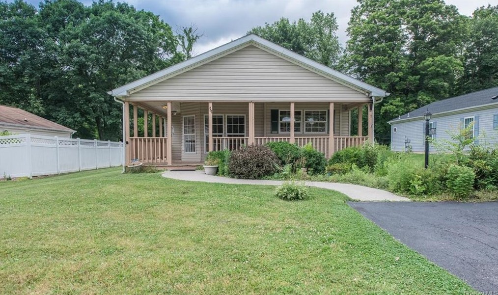 77 Vero Dr, Poughkeepsie, NY 12601-6607