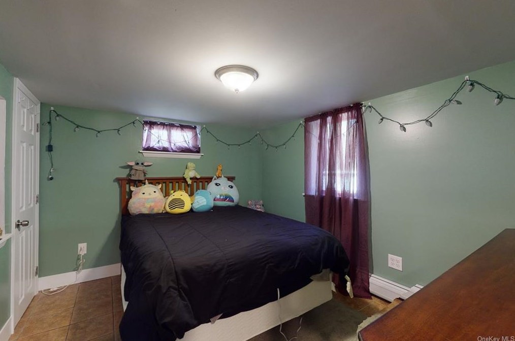 125 Greenwood Dr, Beacon NY  12508-2908 exterior