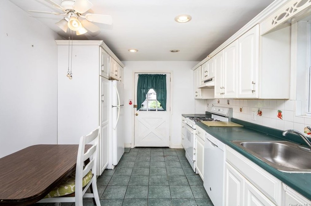 26 Alta Dr, Mount Vernon, NY 10552