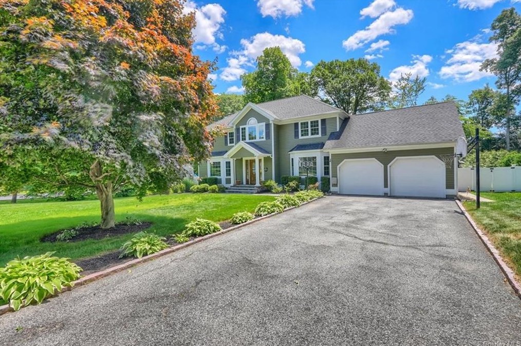 11 Sherbrooke Rd, Mahopac, NY 10541