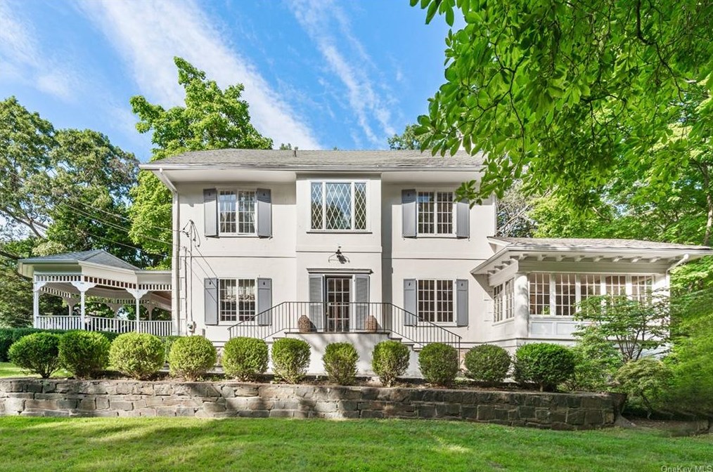 15 Overdale Rd, Rye, NY 10580-1022
