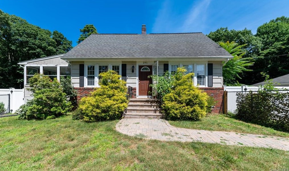 291 Highland Ave, Chestnut Ridge, NY 10965-1007