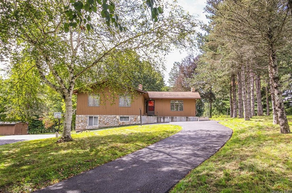 3266 Route 82, Verbank, NY 12585-5030