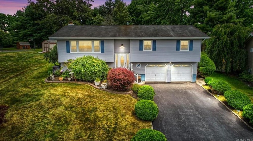 32 Moulton Cir, Monroe, NY 10950-3204