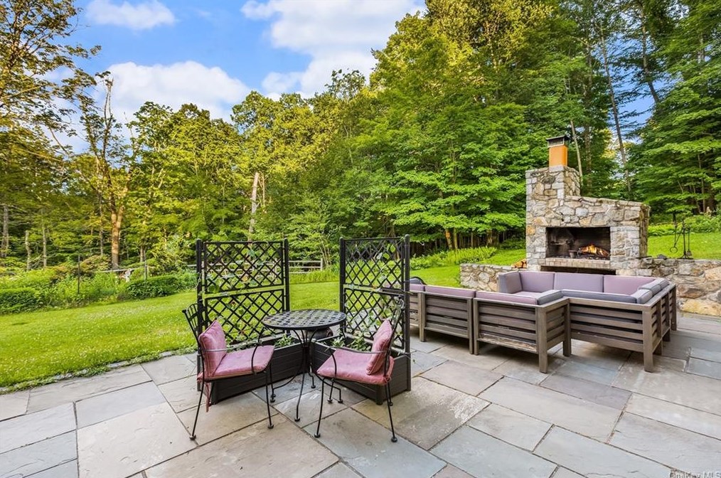 70 Gatehouse Ct, Kent Lakes, NY 10512-4425