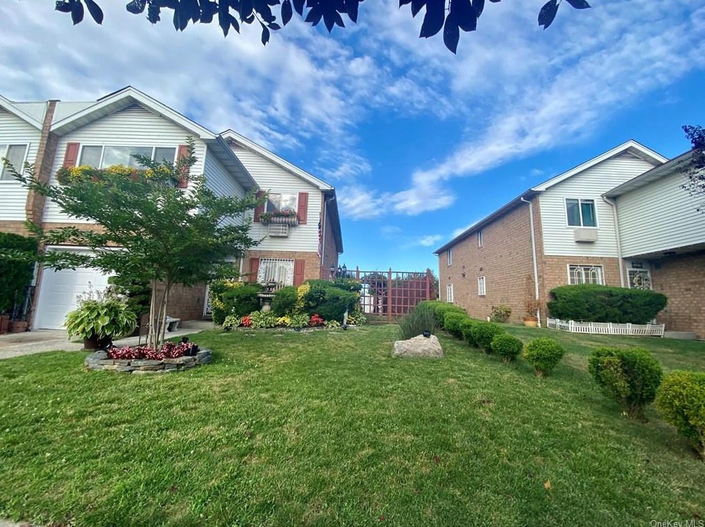 316 Howe Ave #2, Bronx, NY 10473