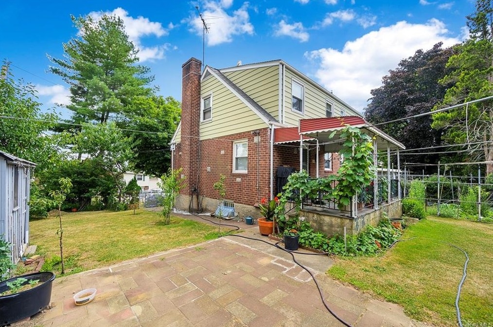 59 Norwood Rd, Yonkers, NY 10710-1415