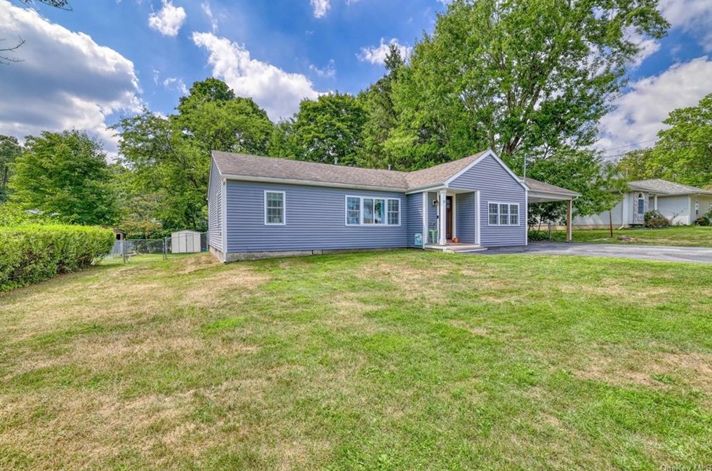 15 Apple Ln, Middletown, NY 10940