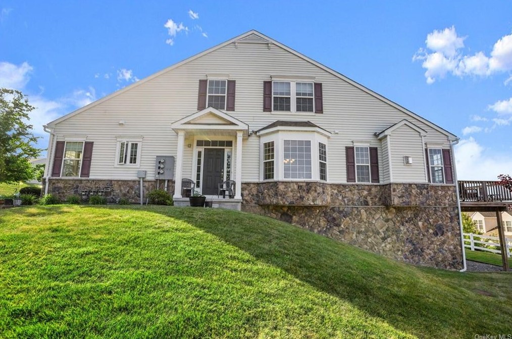 11 Carpenter Ct, Kent Lakes, NY 10512