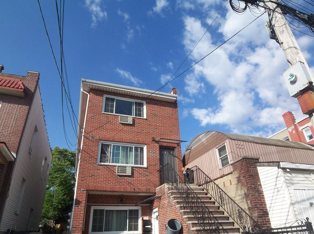 1008 E 228th St #3rd, Bronx, NY 10466