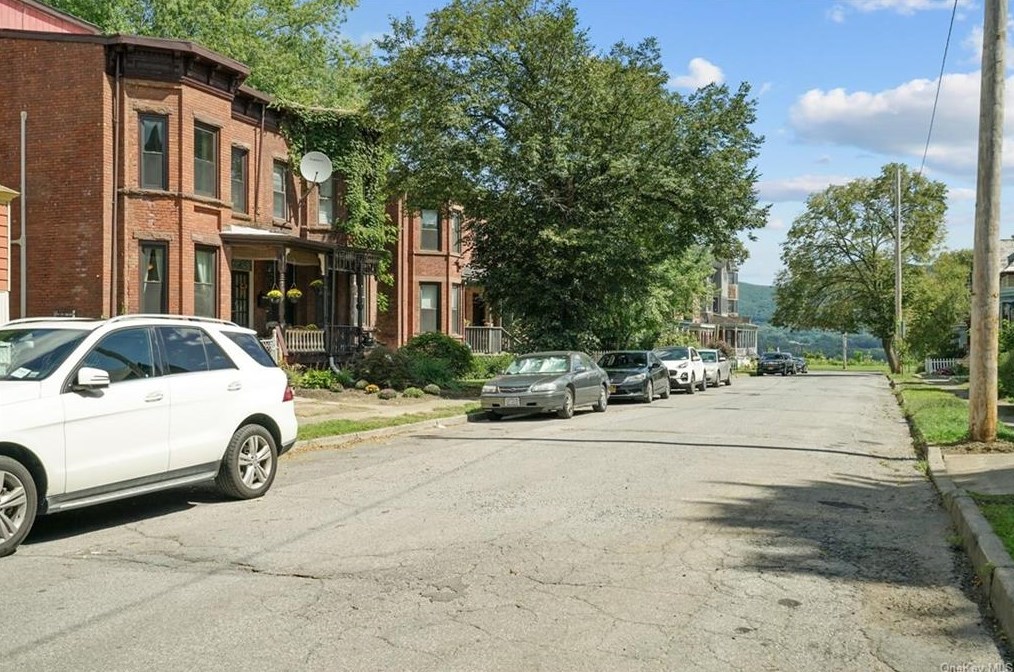 28 Courtney Ave, Newburgh, NY 12550