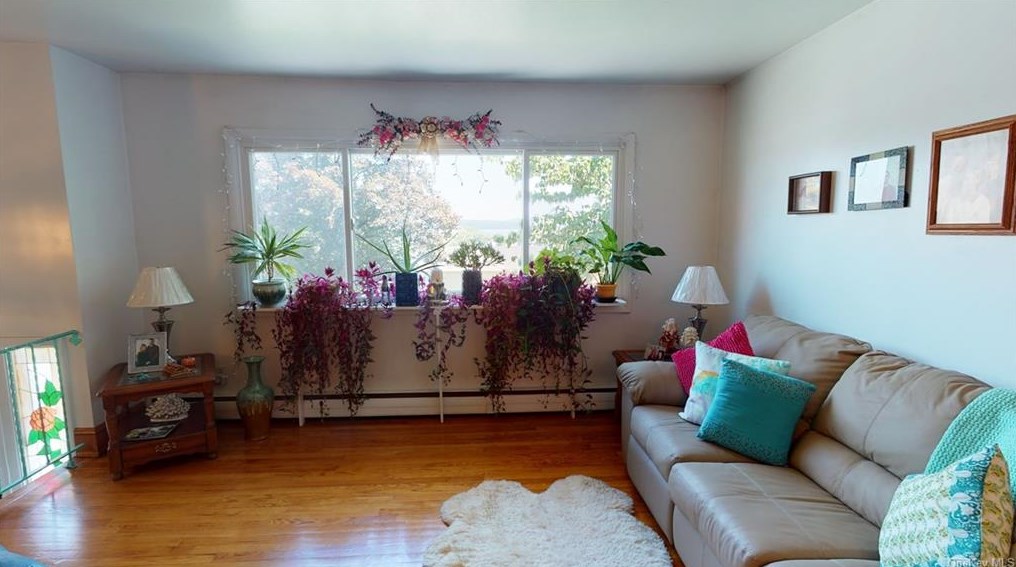 174 Hudson Ave, Haverstraw, NY 10927-1530