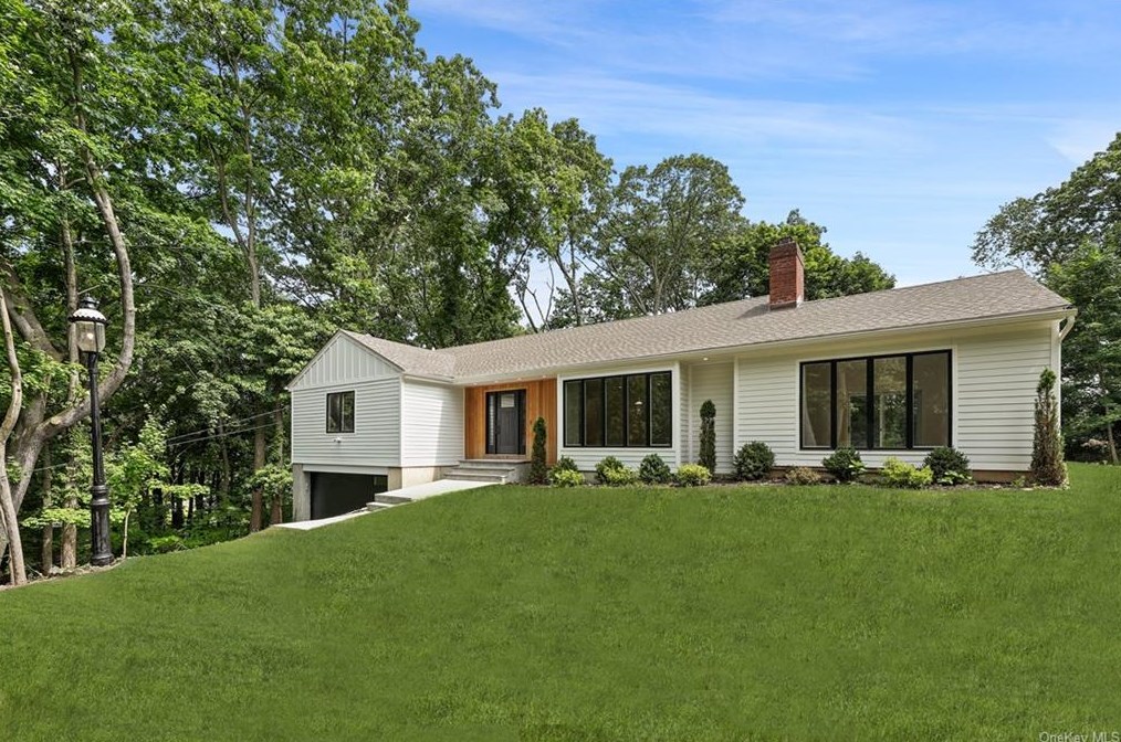 30 Dogwood Ln, Larchmont, NY 10538-3418