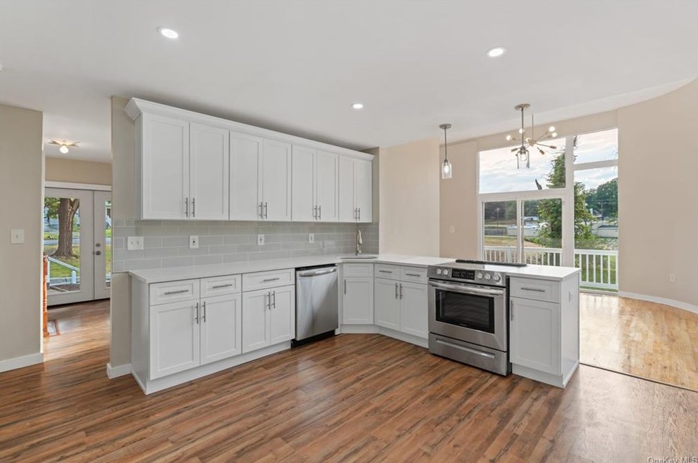 7 Echo Ln, Newburgh, NY 12550-1431