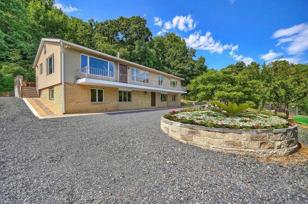 46 Hillside Ave, Newburgh, NY 12553-6211