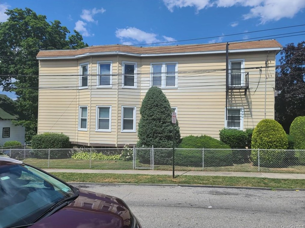 27 Coolidge Ave, Yonkers, NY 10701-5933