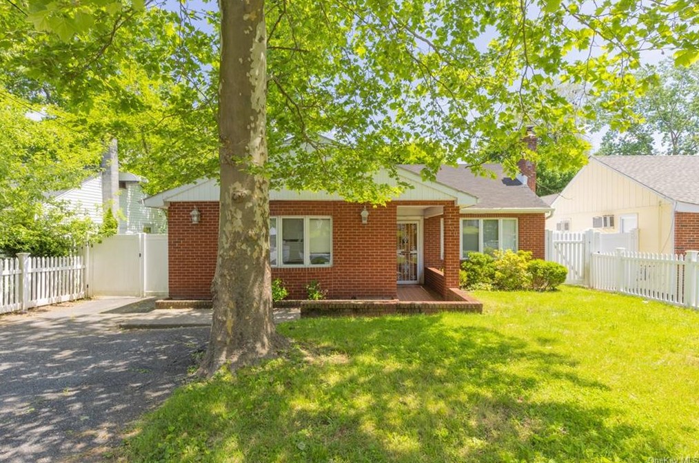 100 Grassy Sprain Rd, Yonkers, NY 10710