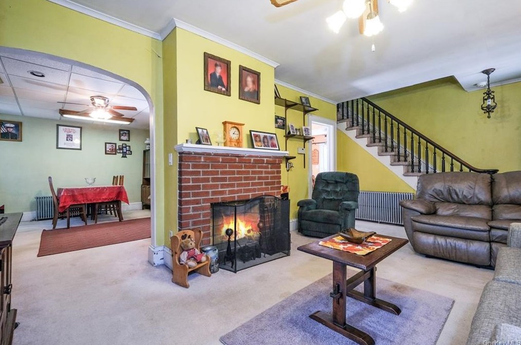 8 Dutch St, Montrose, NY 10548-1504