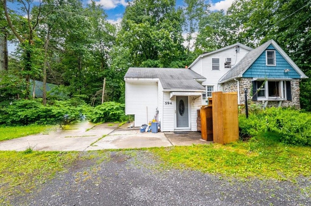 594 Plank Rd, Newburgh, NY 12550-5740