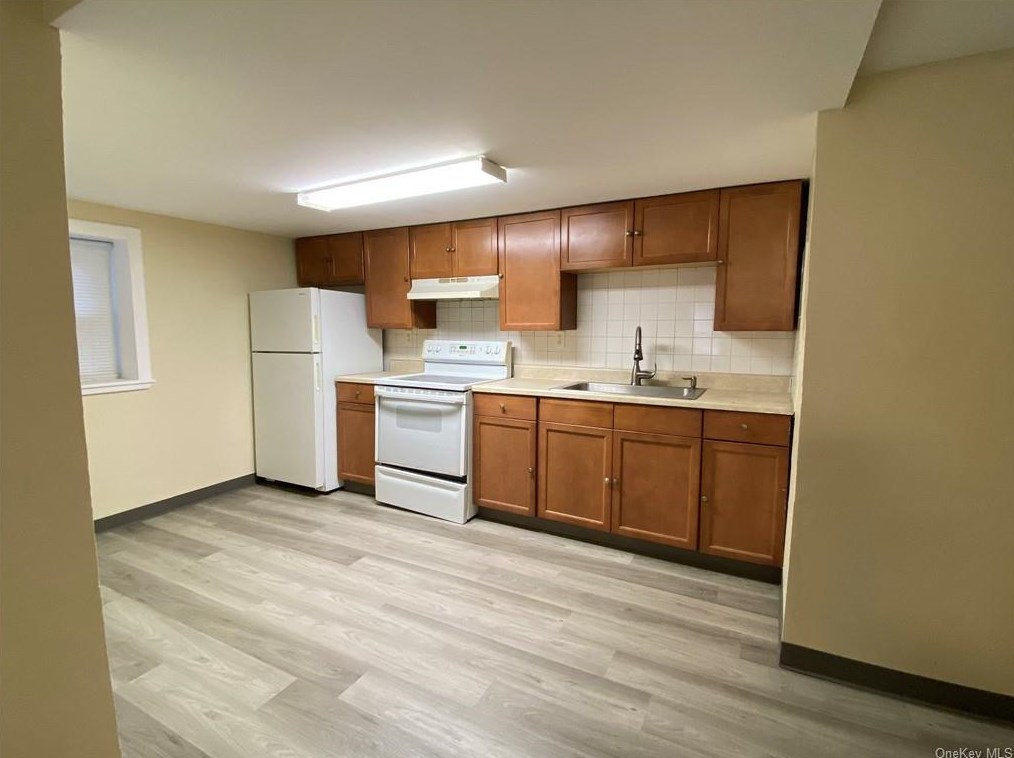 73 Main St, Beacon NY  12508-3327 exterior