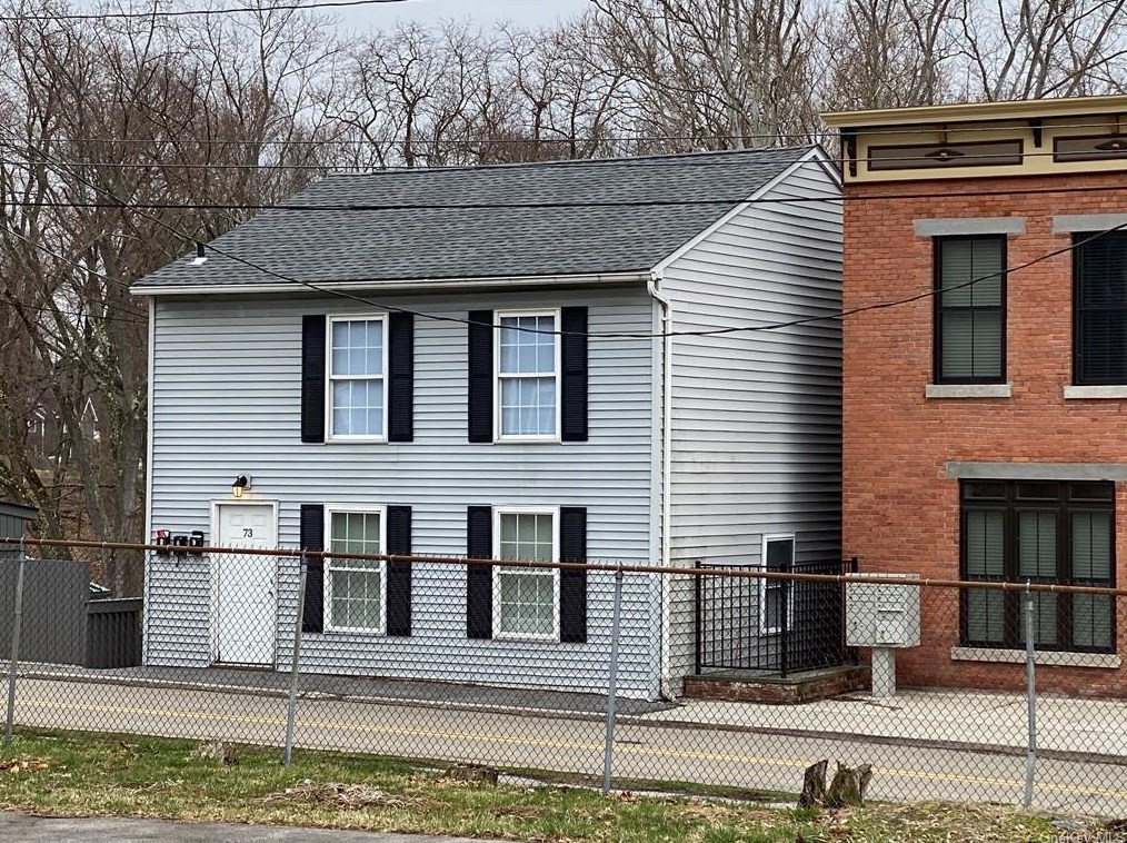 73 Main St, Beacon NY  12508-3327 exterior