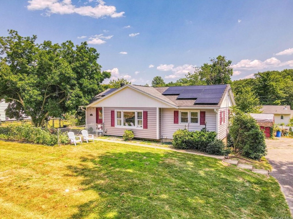 37 Birchwood Dr, Newburgh, NY 12553-7439