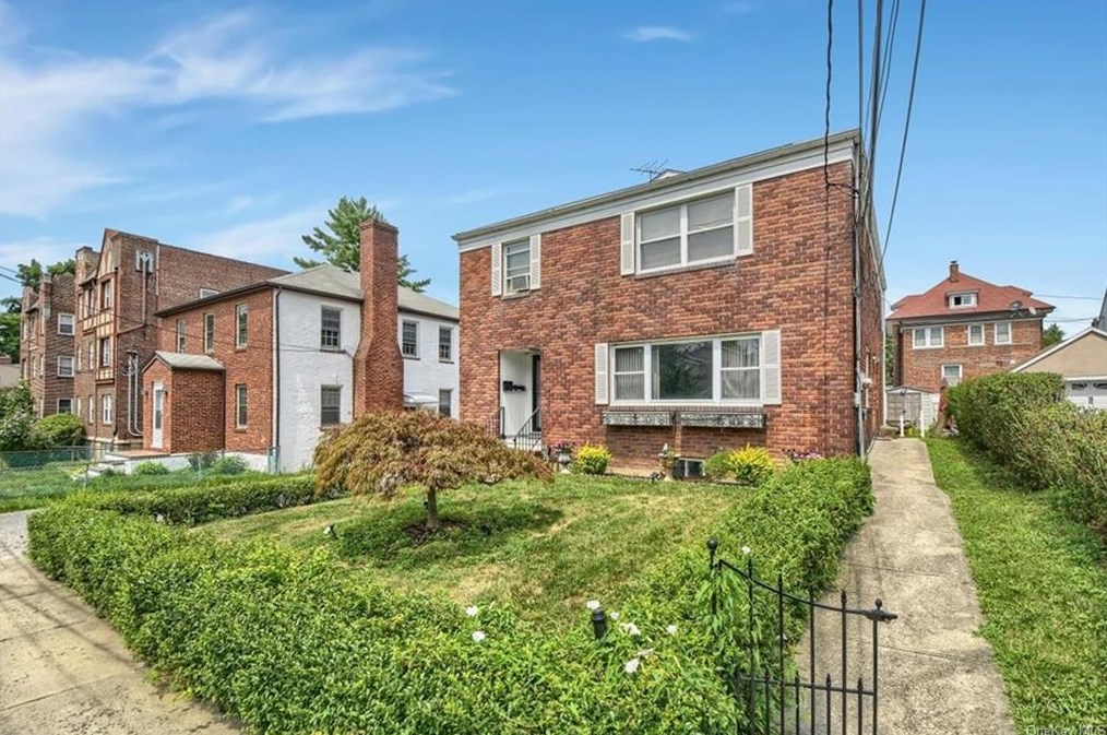 26 Merritt Ave, White Plains, NY 10606