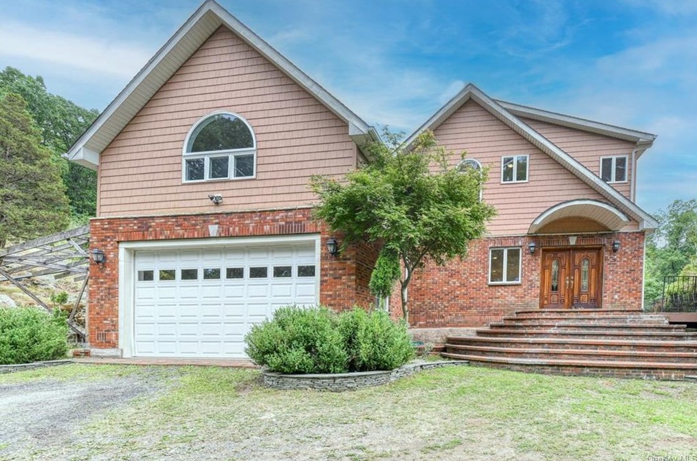 40 Calico Ln, Highland Mills, NY 10930-6209