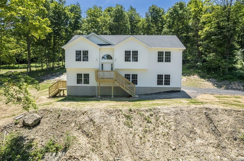 136 Broadway, East Fishkill, NY 12533-5721