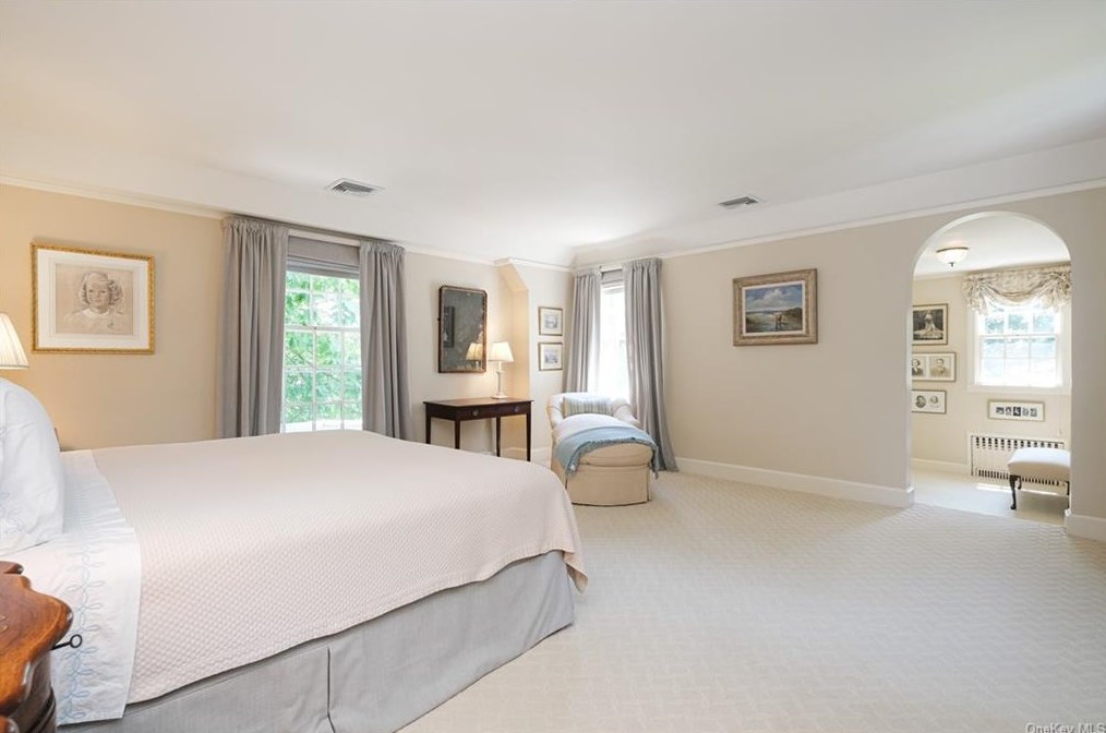 23 Warwick Rd, Yonkers NY 10708-5714 exterior