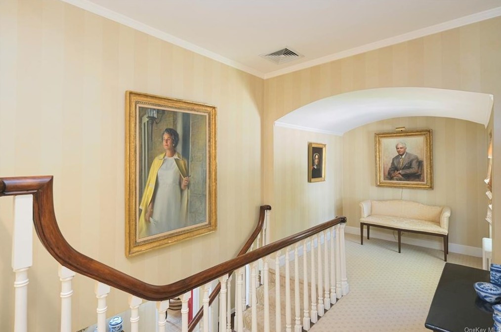 23 Warwick Rd, Yonkers NY 10708-5714 exterior