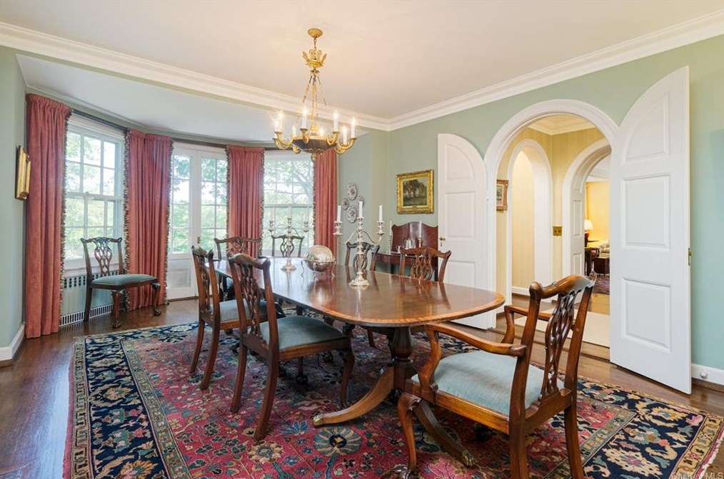 23 Warwick Rd, Yonkers NY 10708-5714 exterior