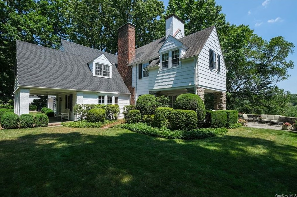 23 Warwick Rd, Yonkers NY 10708-5714 exterior